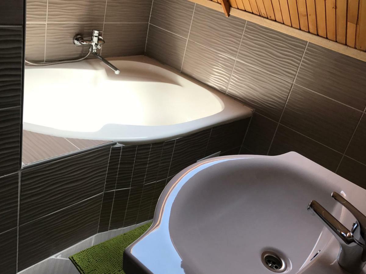 Rozsavoelgy Apartman 巴拉通雷勒 外观 照片